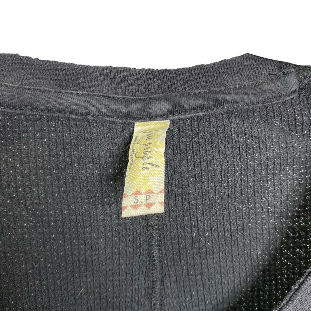 Free People Black Waffle Thermal Top Embroidered‎ Cuffs Scoop Neck Size S/P - Picture 6 of 7